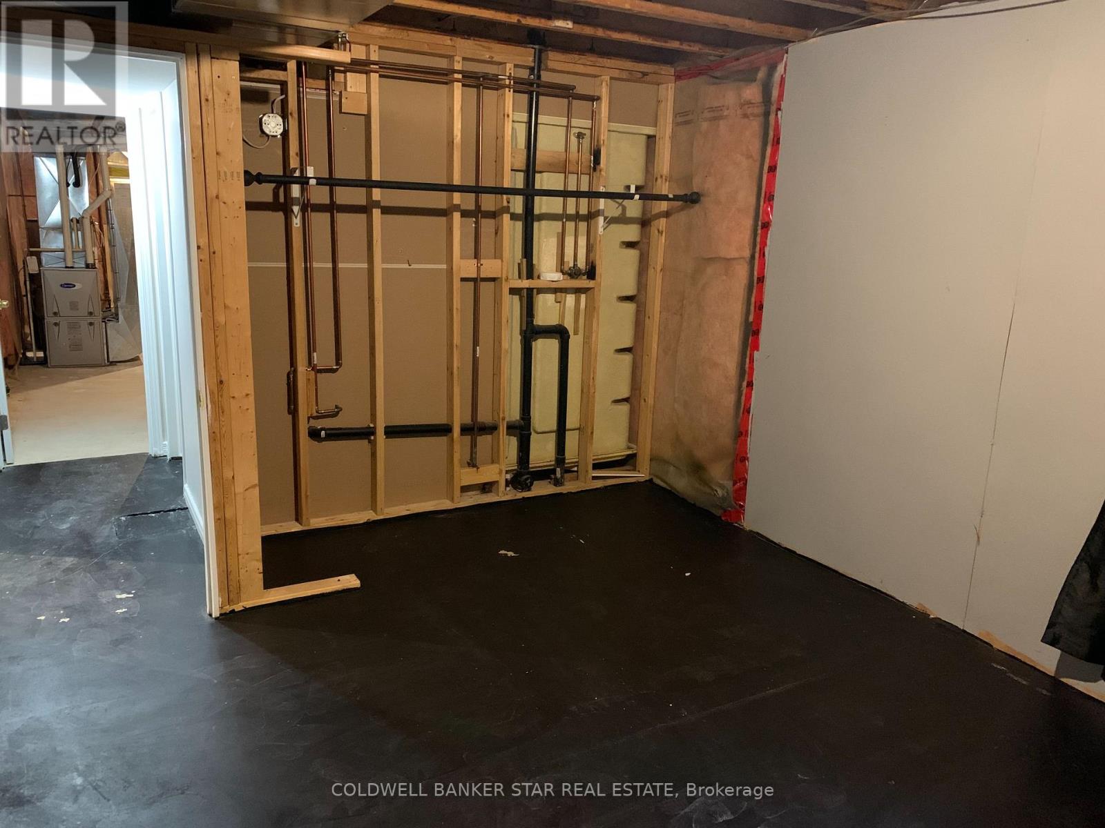 27 STEELE STREET - 23
