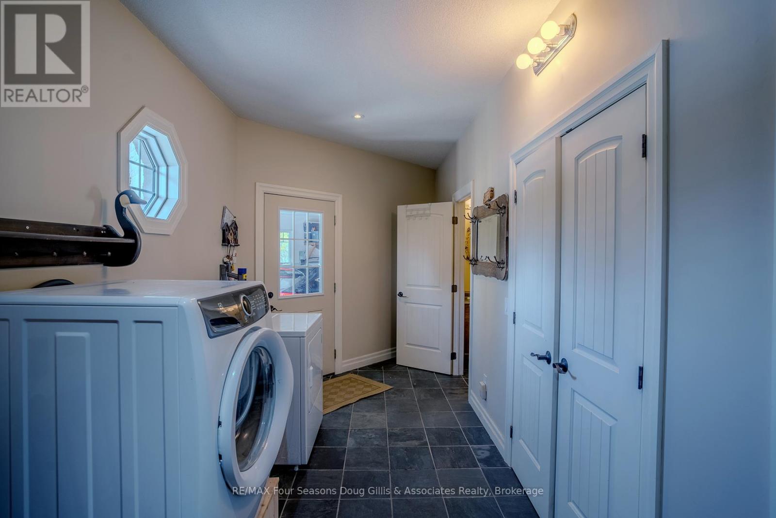 135 ALGONQUIN DRIVE - 22