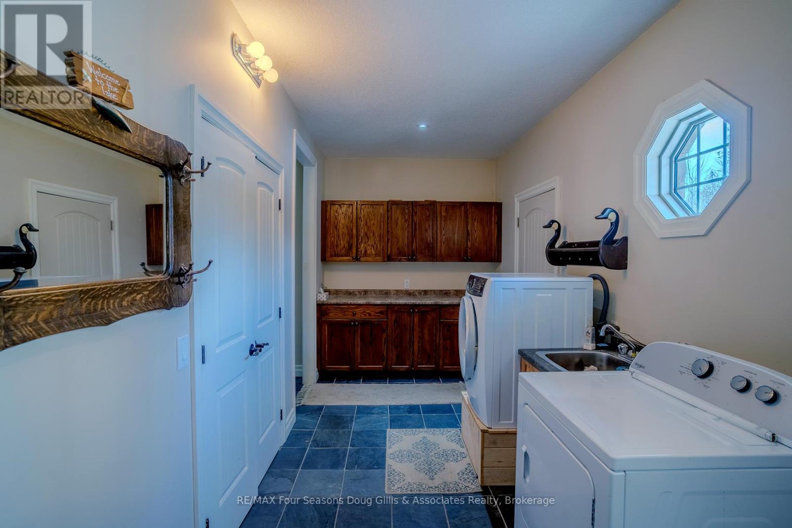 135 ALGONQUIN DRIVE - 23