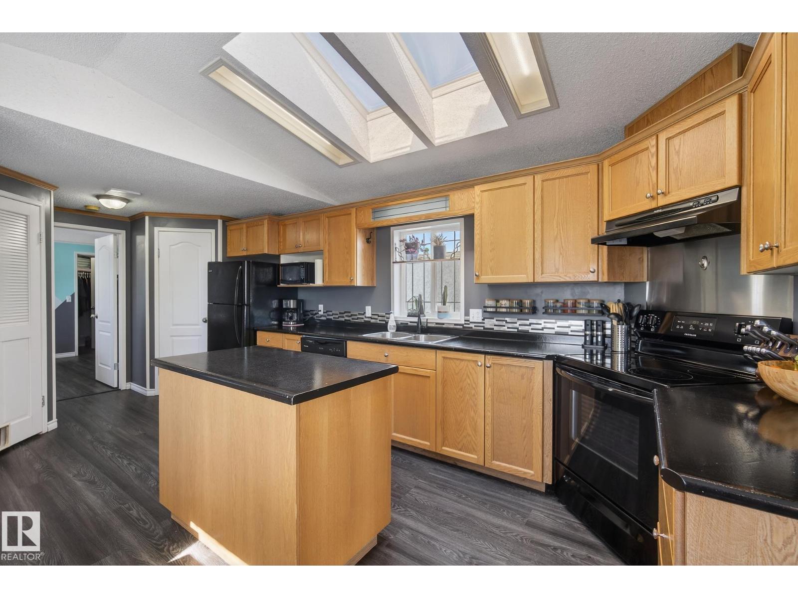 902 Jubilee Close, Sherwood Park