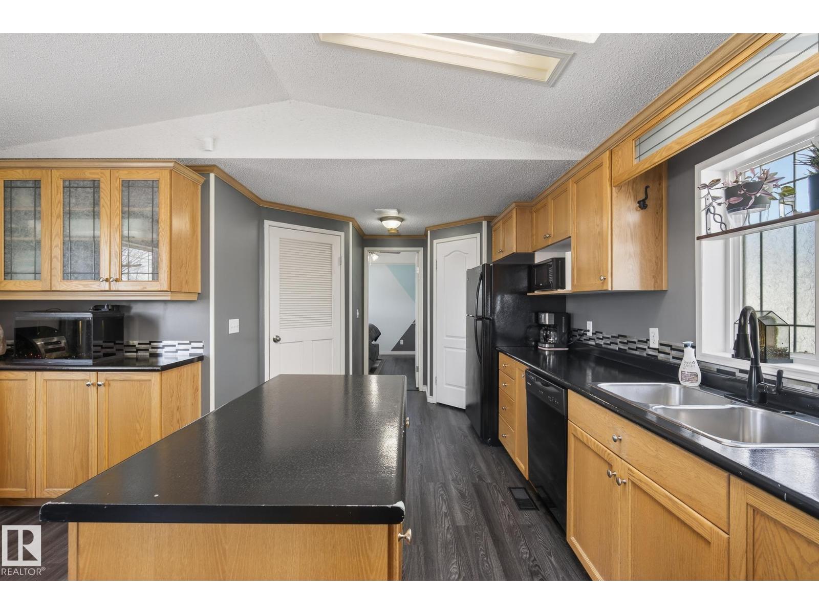 902 Jubilee Close, Sherwood Park