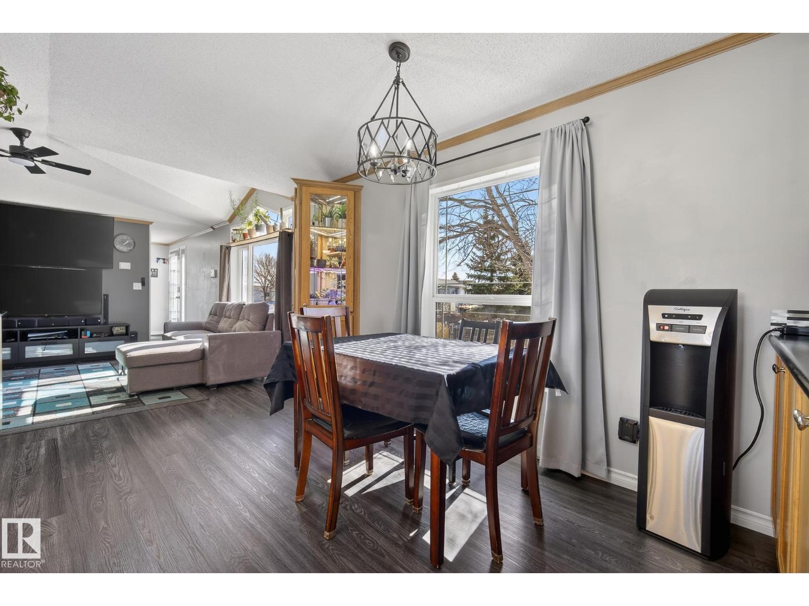 902 Jubilee Close, Sherwood Park