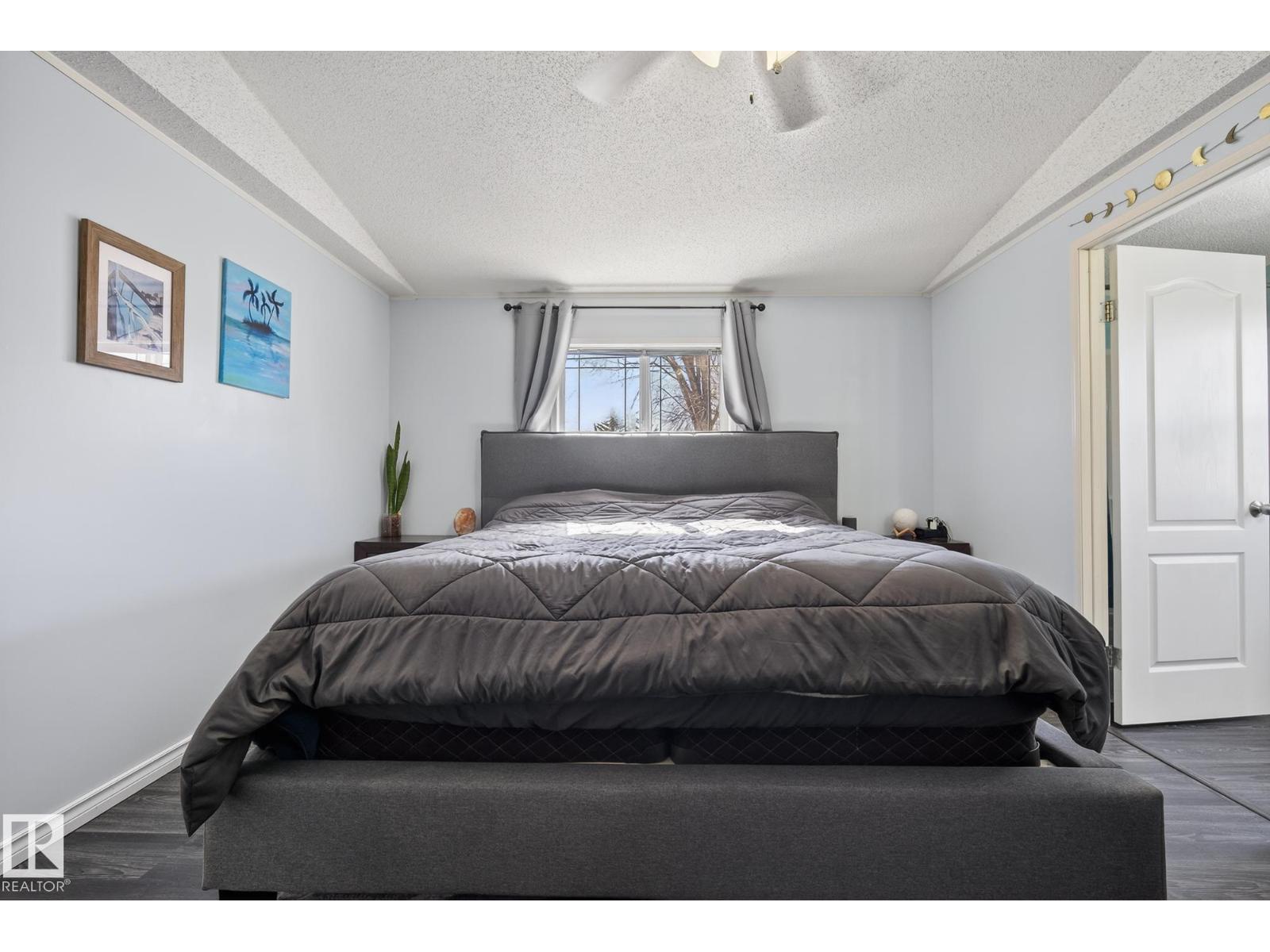 902 Jubilee Close, Sherwood Park