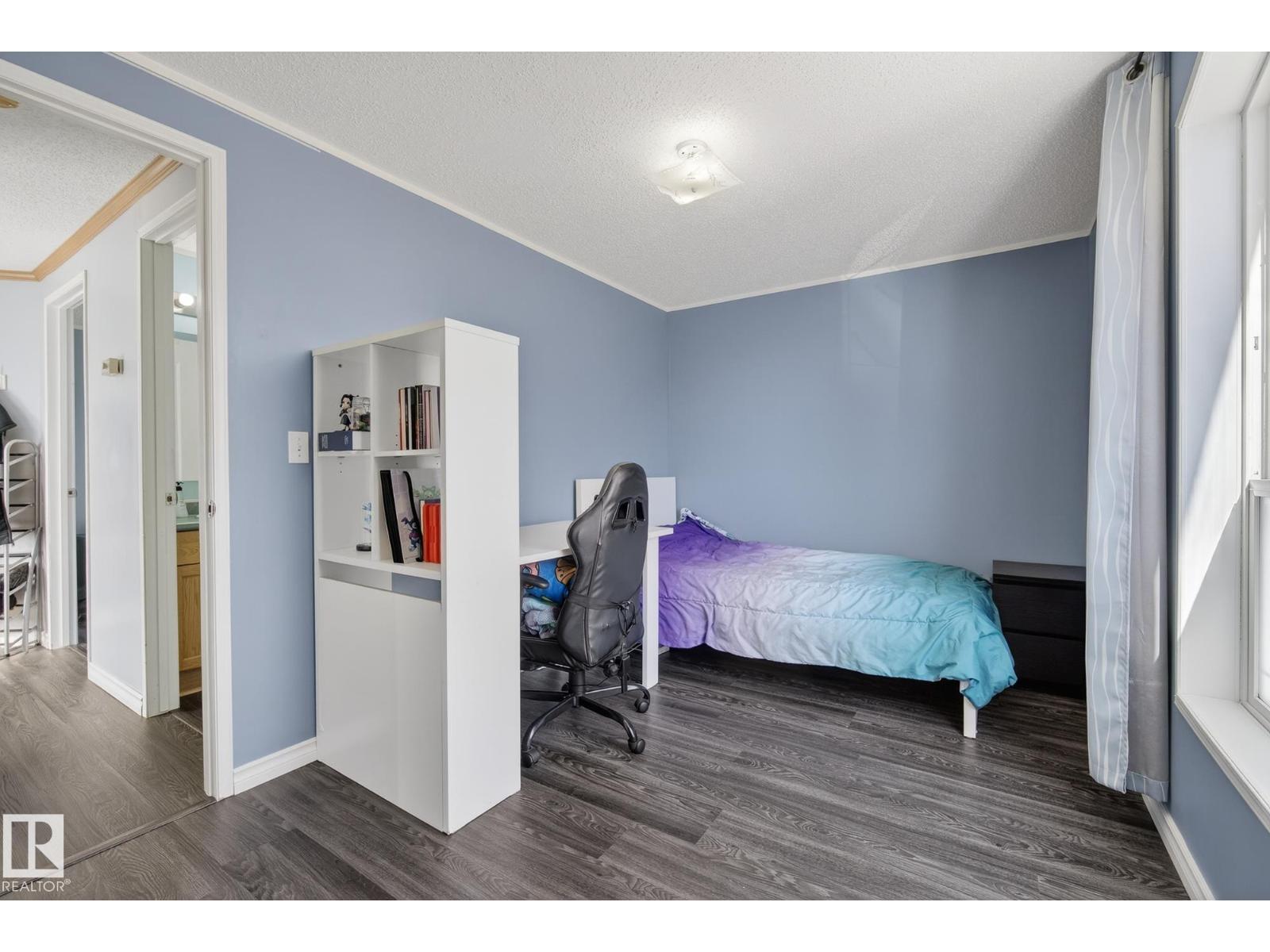 902 Jubilee Close, Sherwood Park