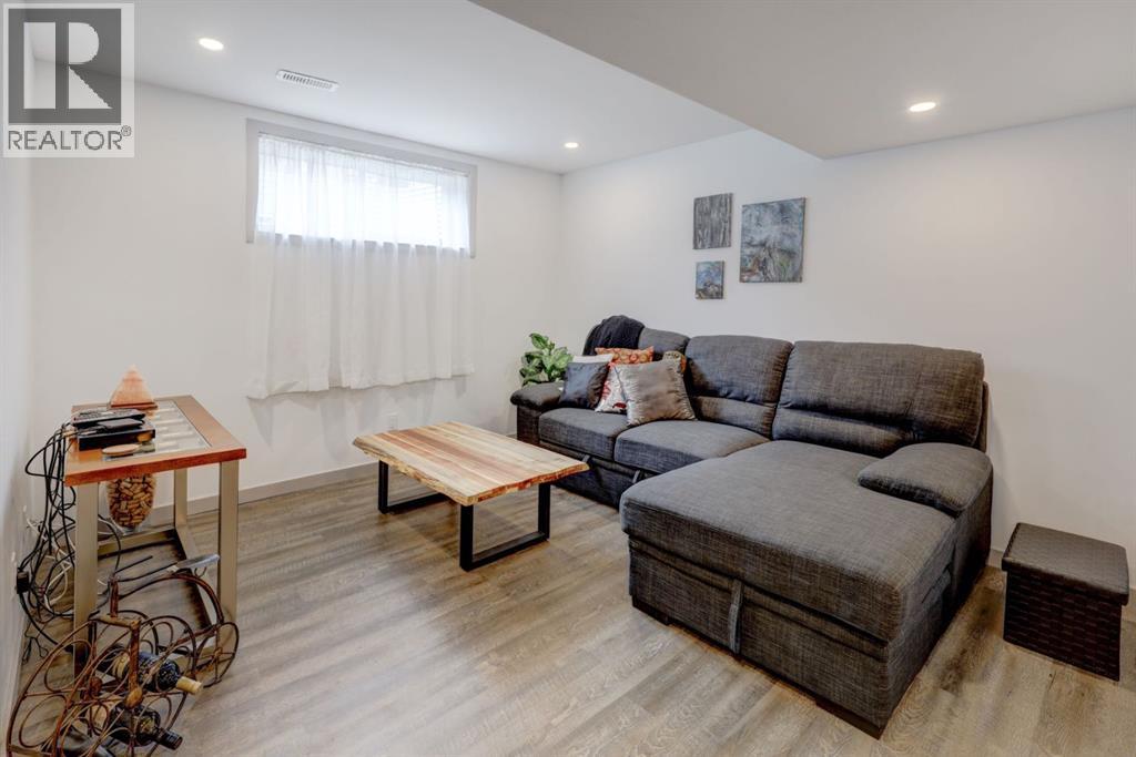 96 Sundown Terrace, Cochrane