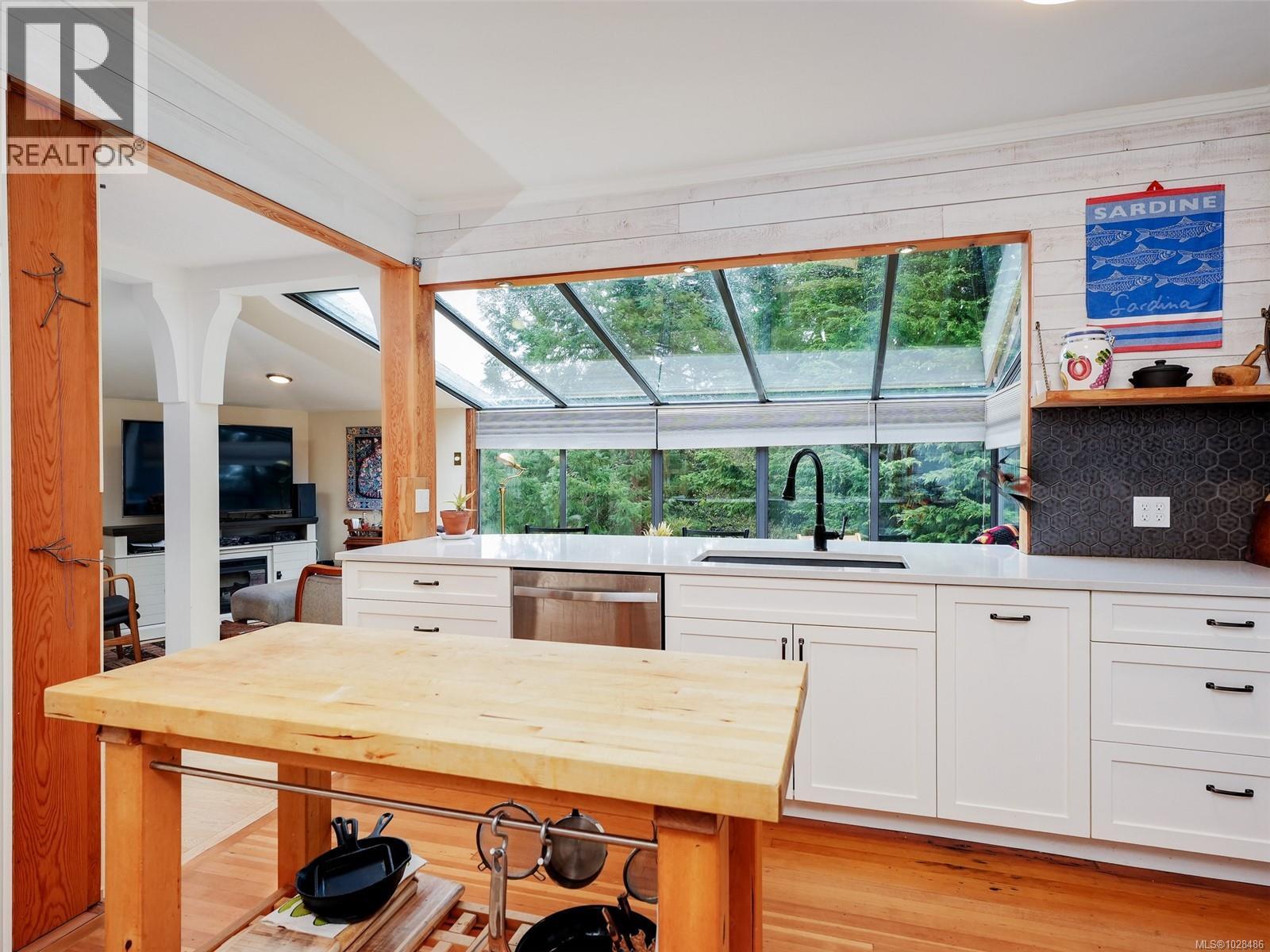 720 Sea Terr, Victoria