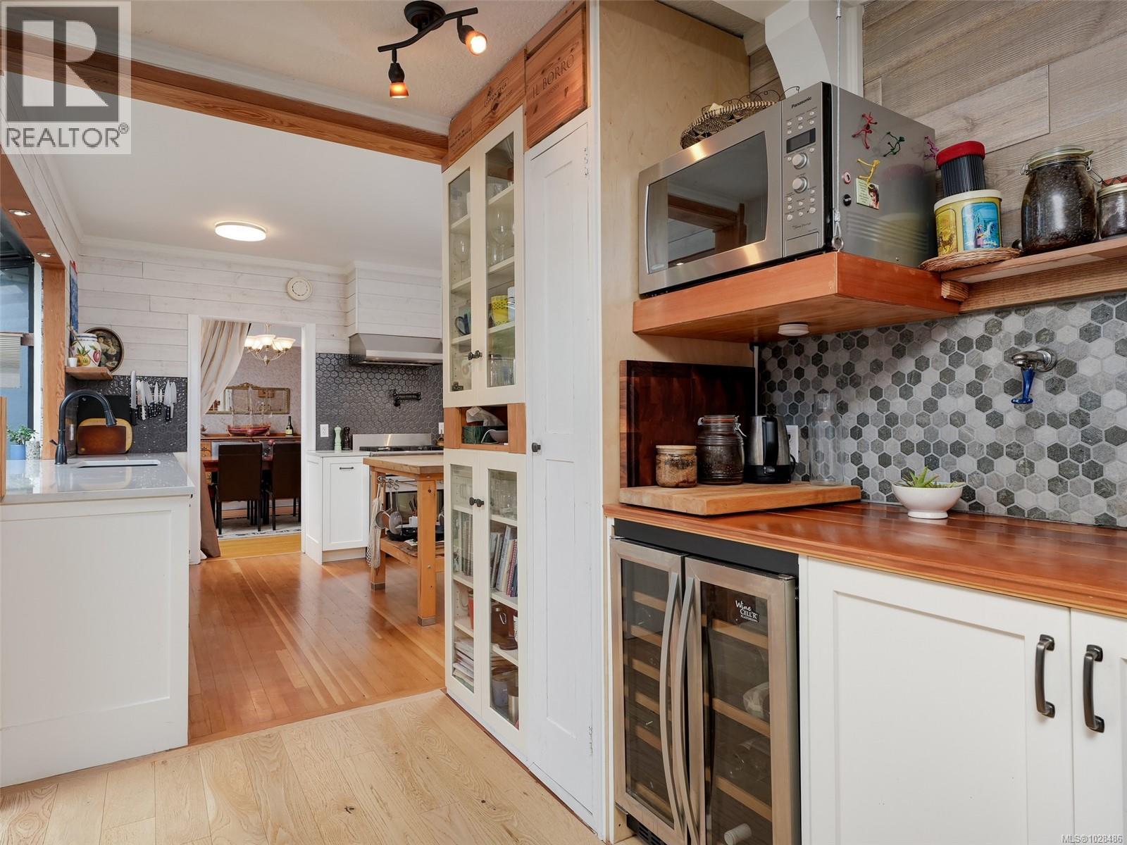 720 Sea Terr, Victoria