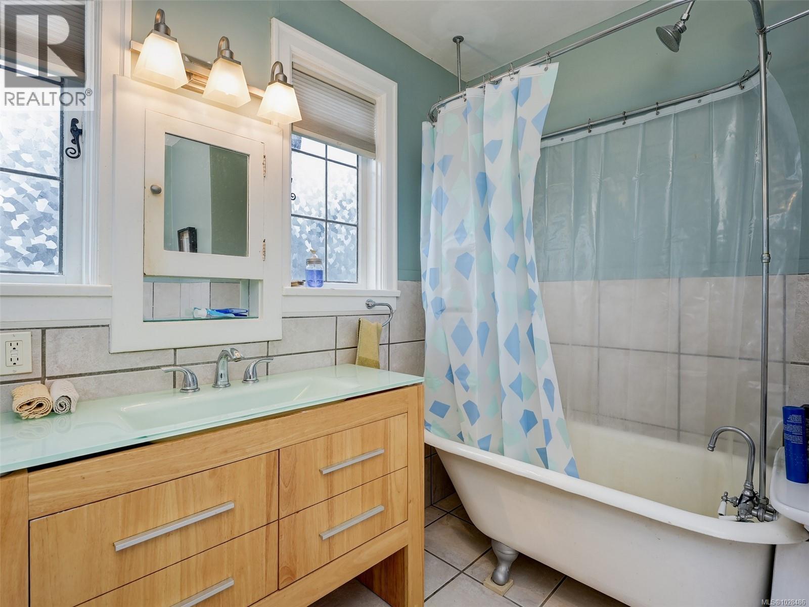 720 Sea Terr, Victoria