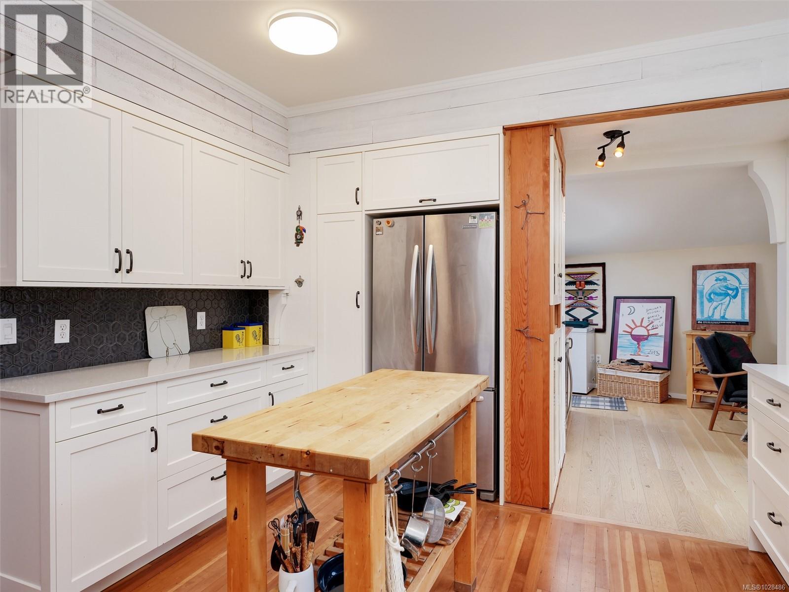 720 Sea Terr, Victoria