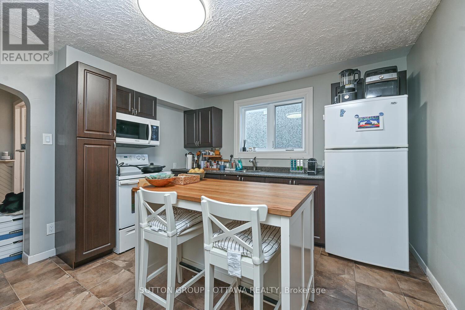 154-156 DAGMAR AVENUE - 20