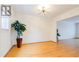 34 Harringay Crescent, Toronto, ON M1W1Z3 Photo 10
