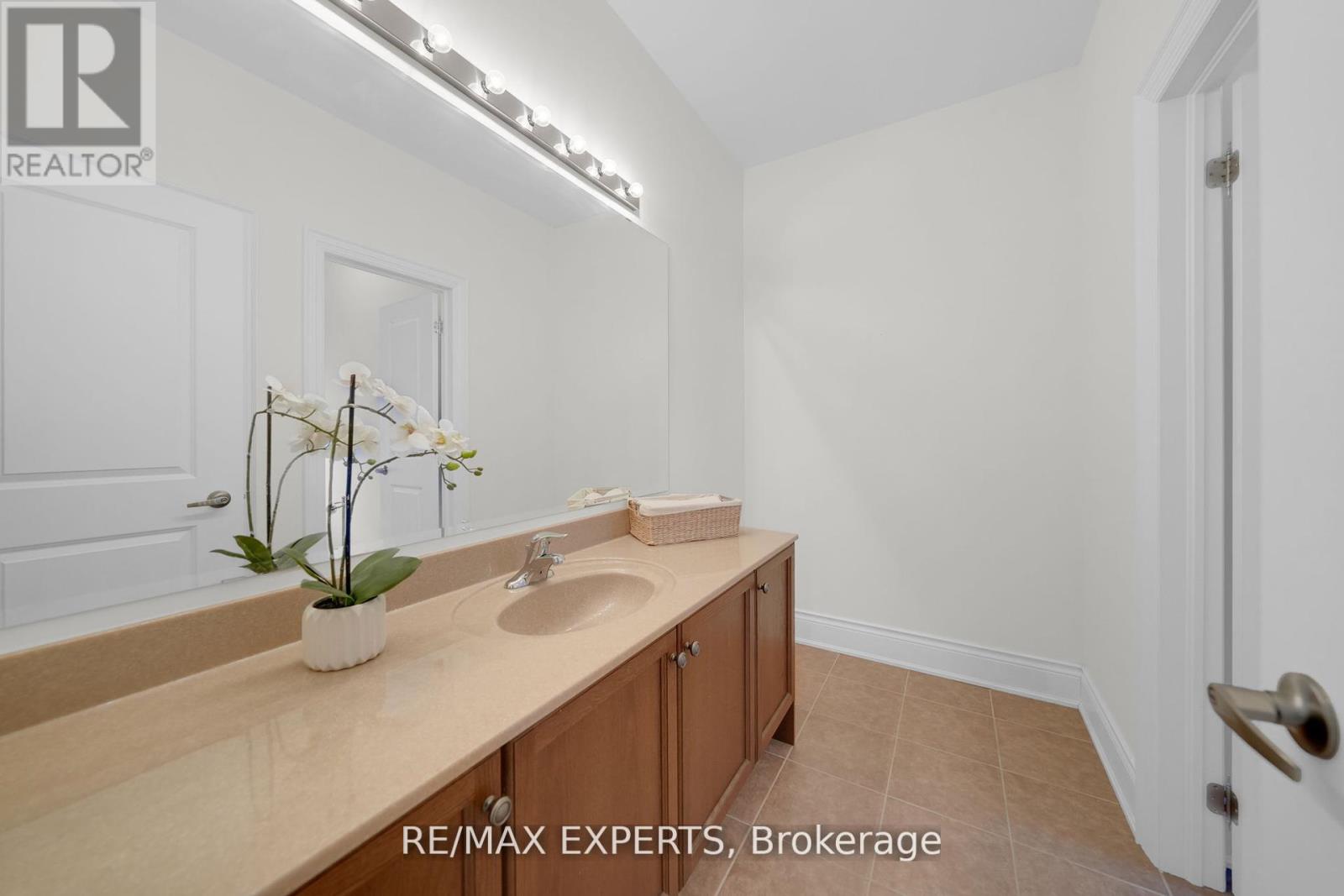 134 ORLEANS CIRCLE - 45