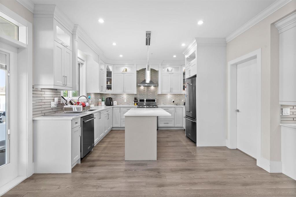 8394 MCTAGGART STREET — photo 12