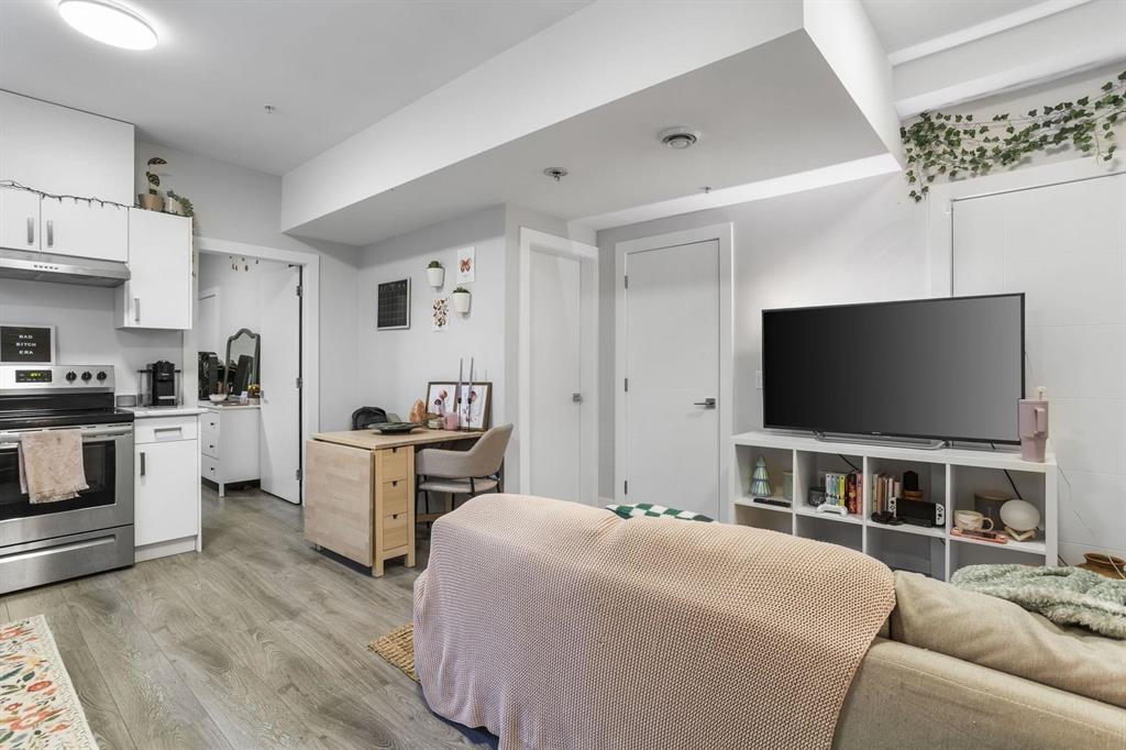 8394 MCTAGGART STREET — photo 33