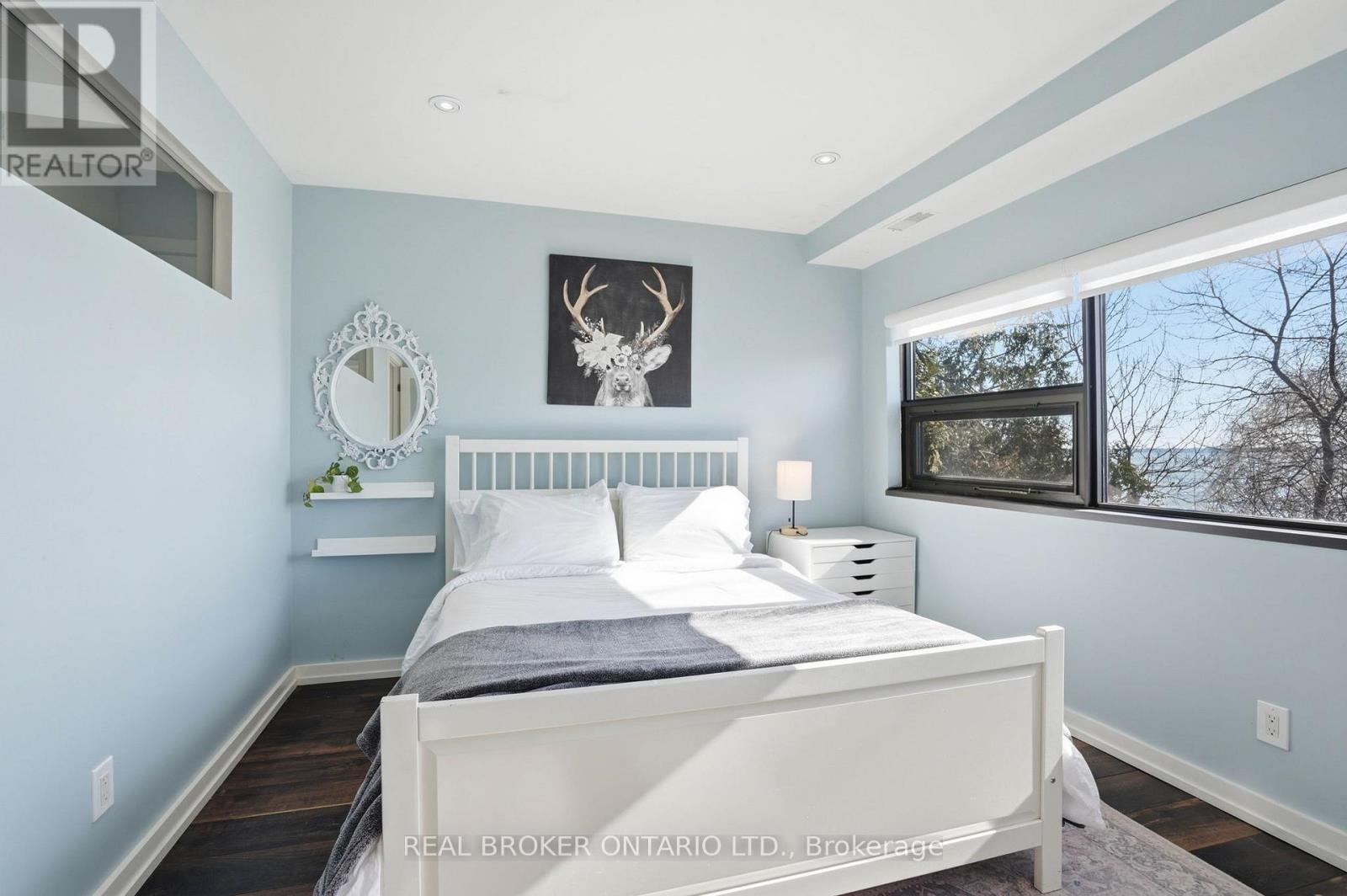 868 DANFORTH PLACE - 22