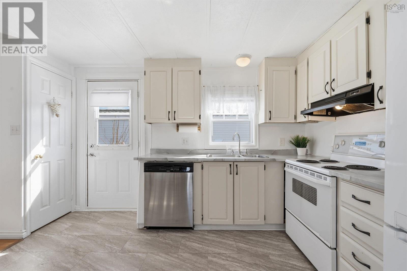 Property 10 of 30 of 2 Cocoa Street