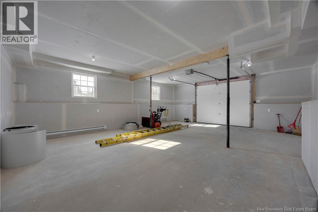 327 ROBERTSON ROAD - 32