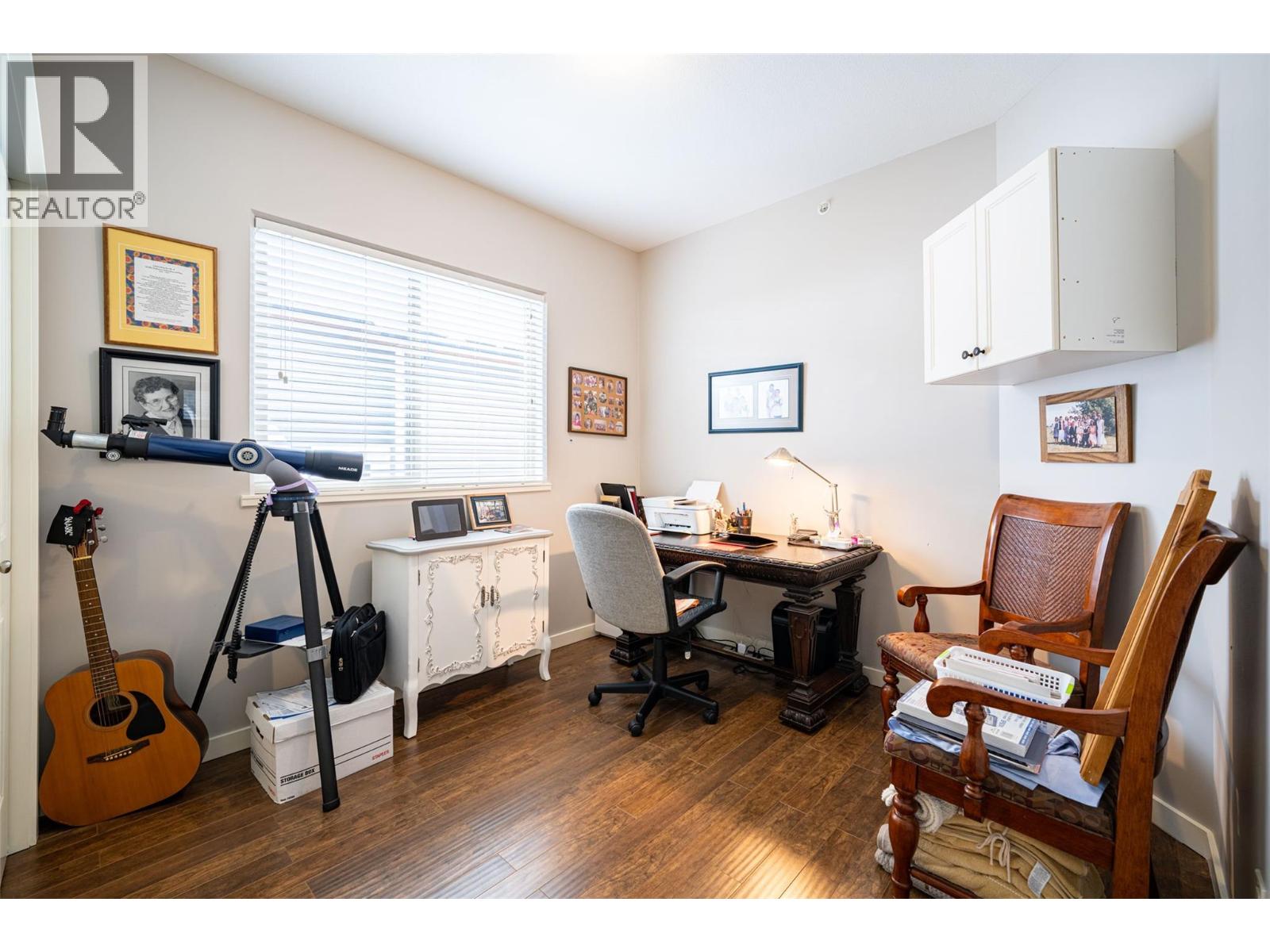 #27 2444 YORK AVENUE - 32