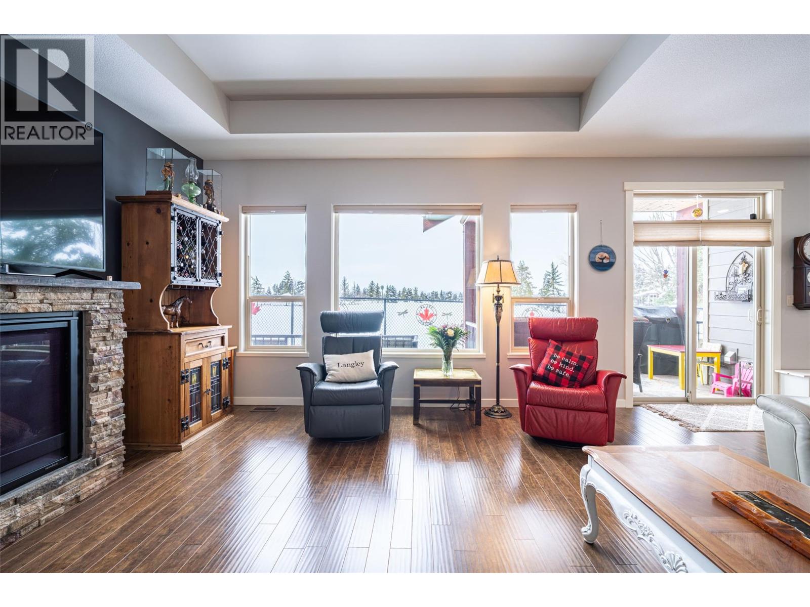 #27 2444 YORK AVENUE - 20