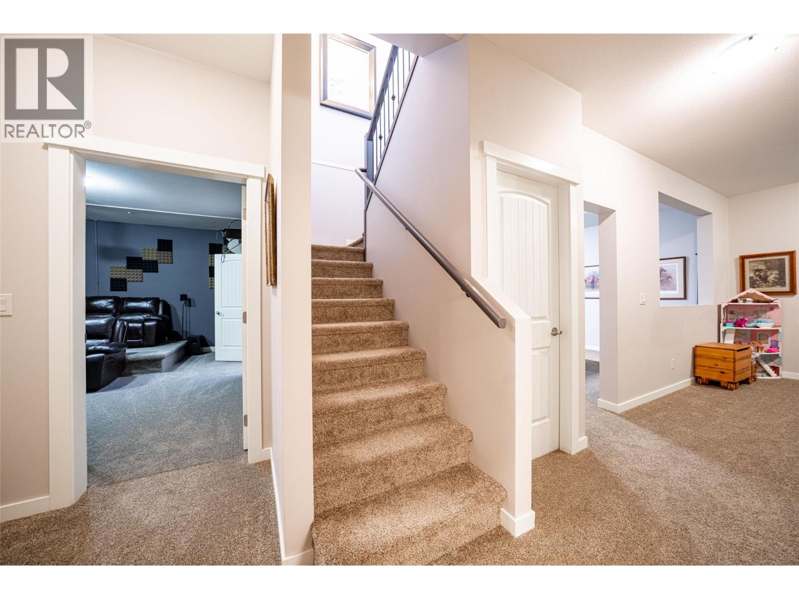 #27 2444 YORK AVENUE - 39