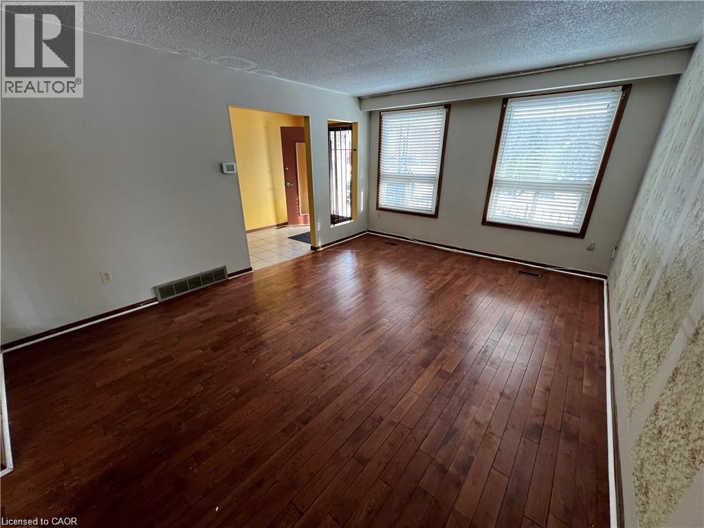 185 LAVINA CRESCENT - 7