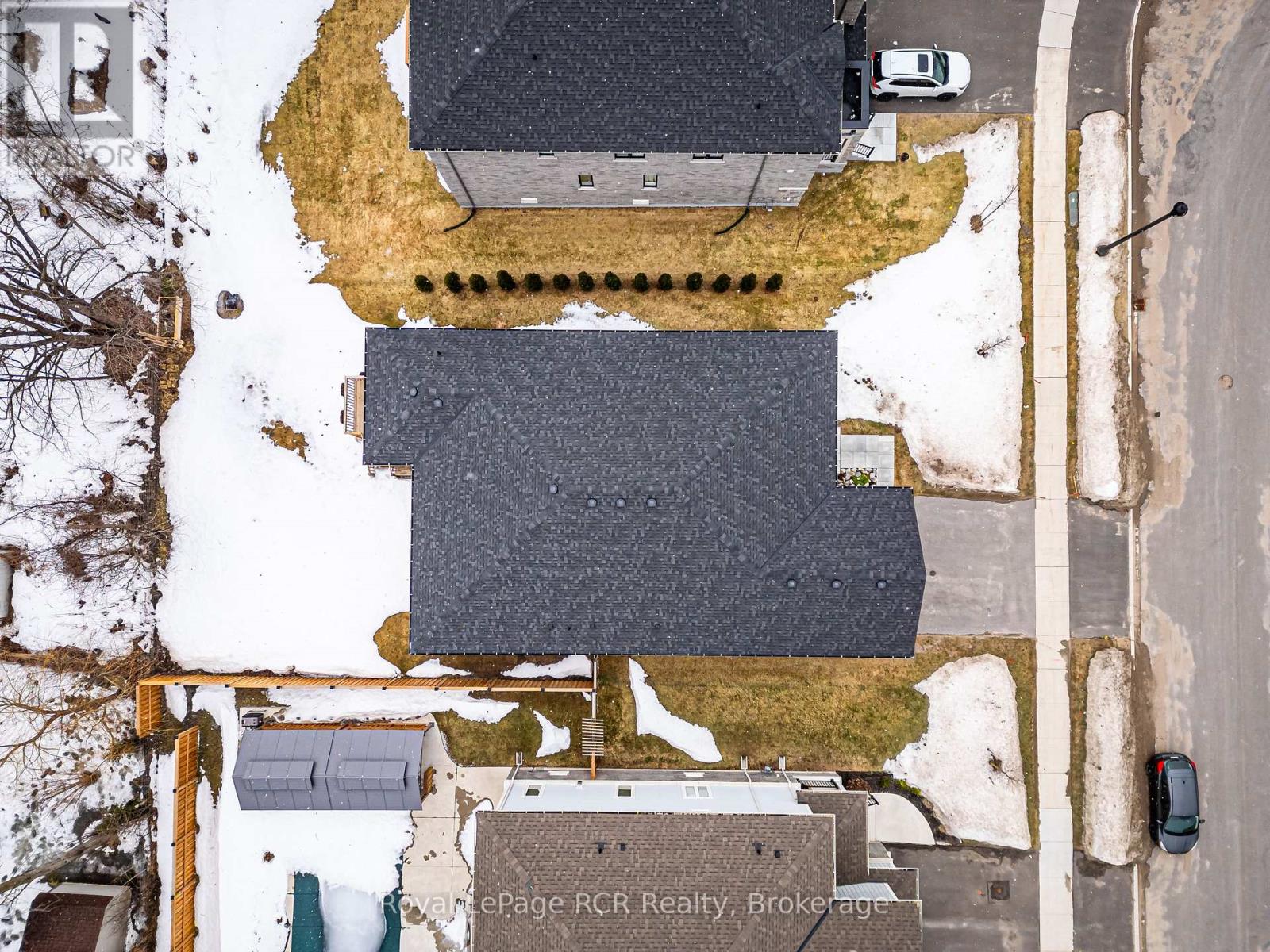 15 EMERALD STREET — photo 28
