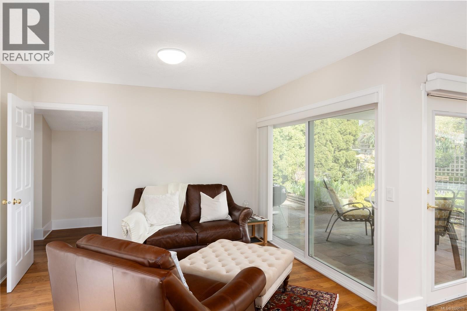 4395 ROBINWOOD DR - 16