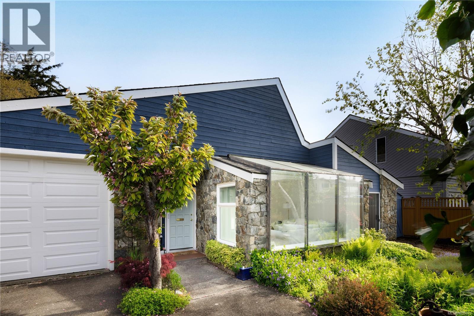 4395 ROBINWOOD DR - Image 2