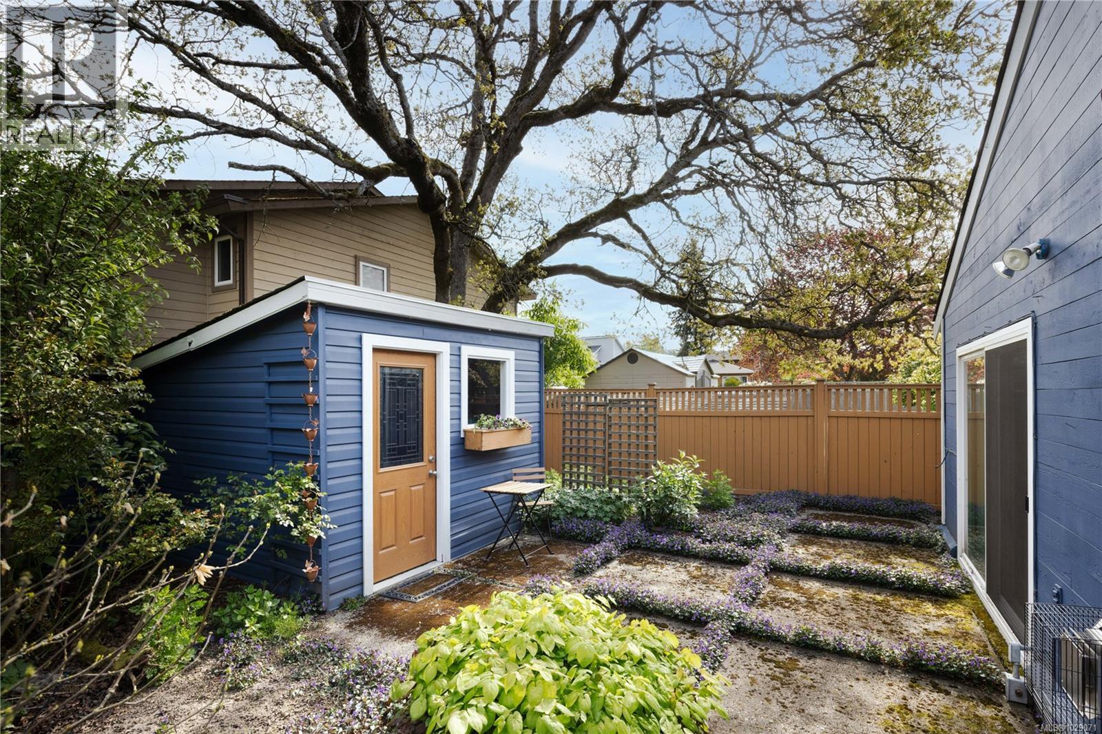 4395 ROBINWOOD DR - 23