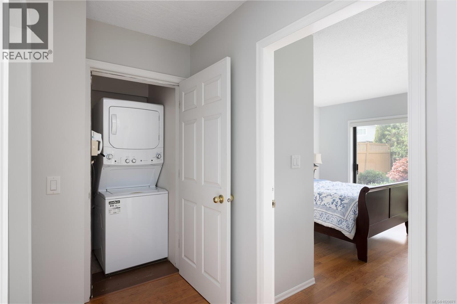 4395 ROBINWOOD DR - 29