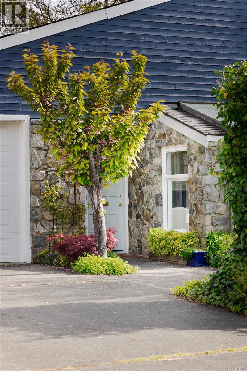 4395 ROBINWOOD DR - 30