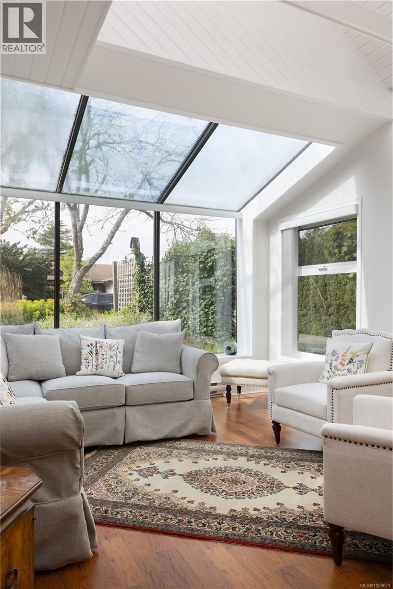 4395 ROBINWOOD DR - 6