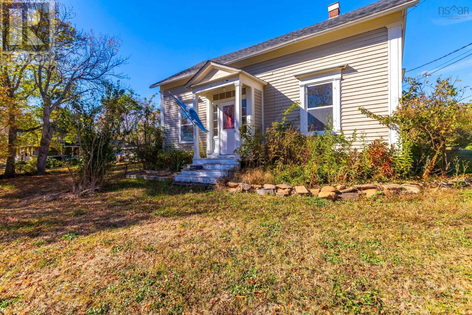 Property 4 of 46 of 1611 Granville Road