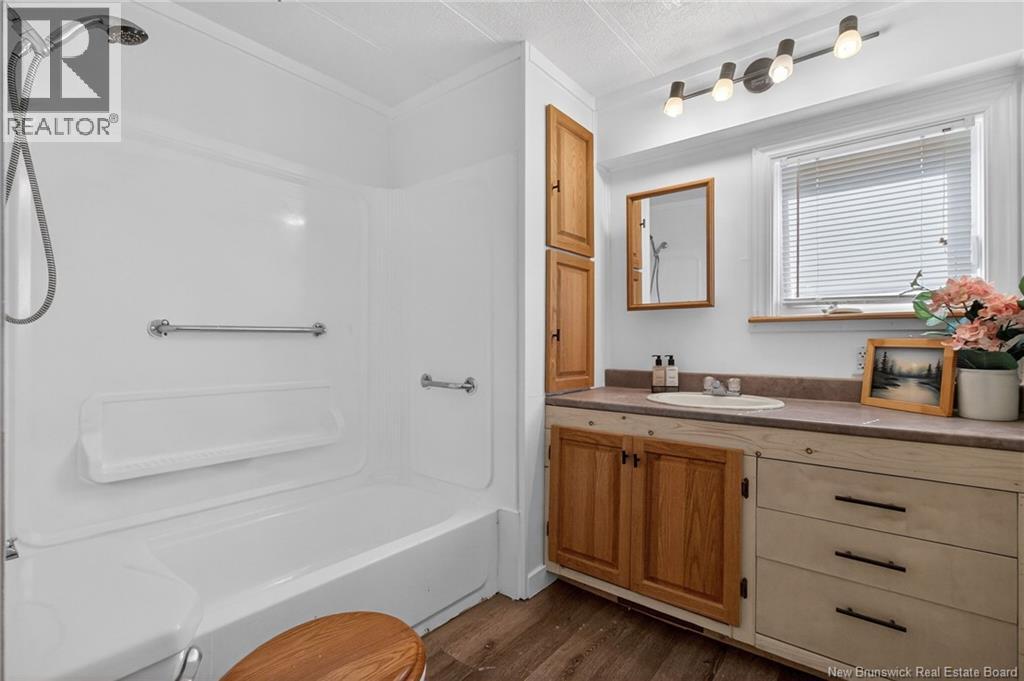 84 Biddington - Image 17