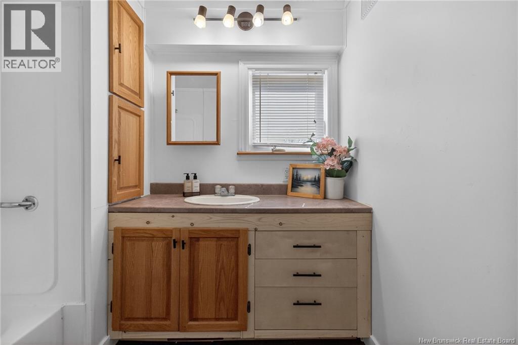 84 Biddington - Image 18