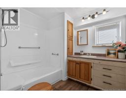 84 Biddington, Moncton, NB E1H1C3 Photo 17