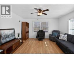 84 Biddington, photo 3