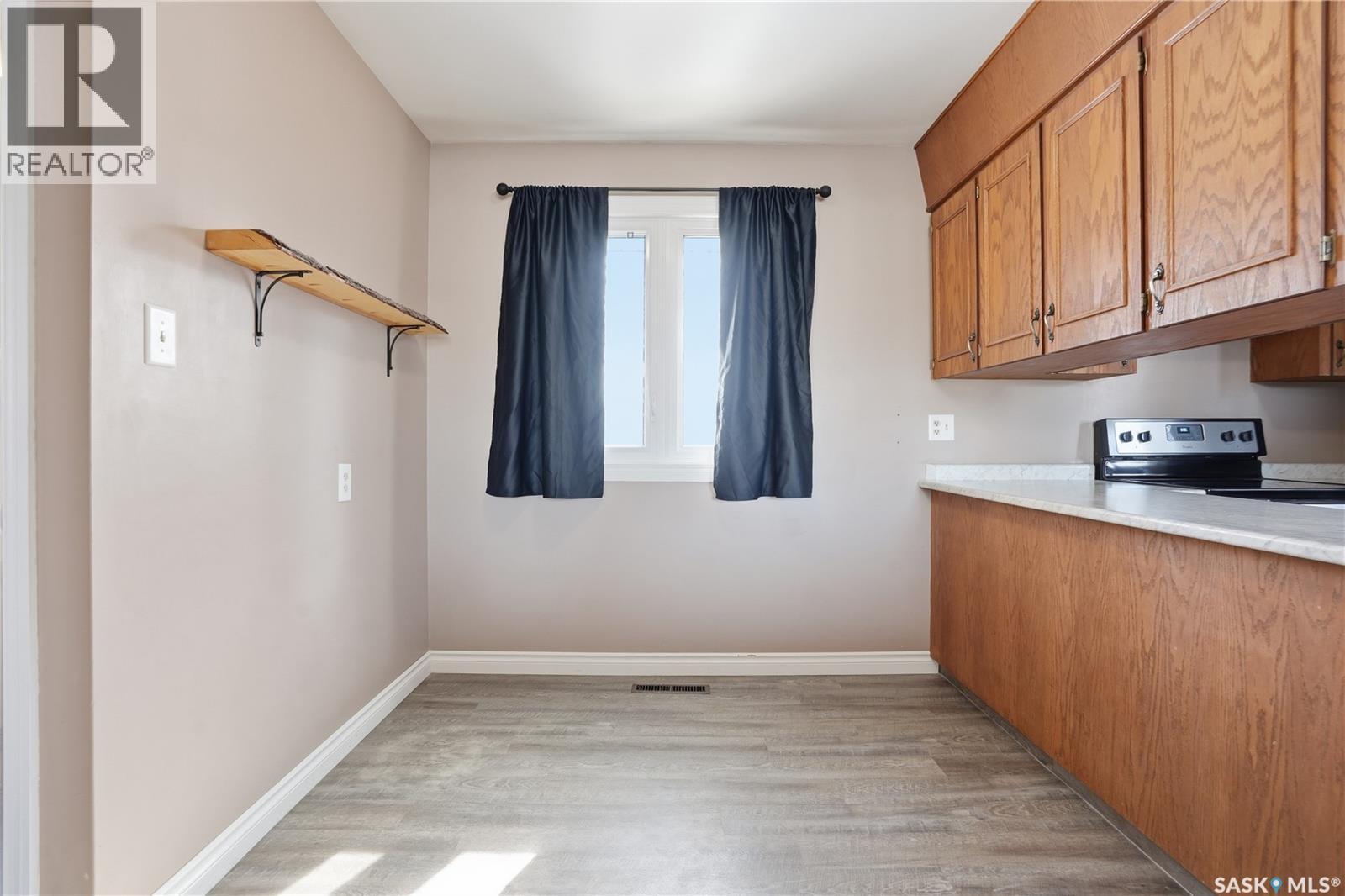 115 McCaul CRESCENT
