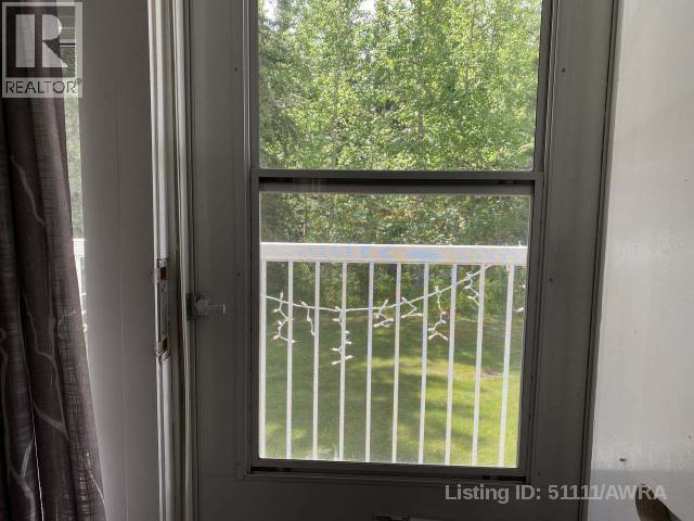#8 414 41 STREET - 17