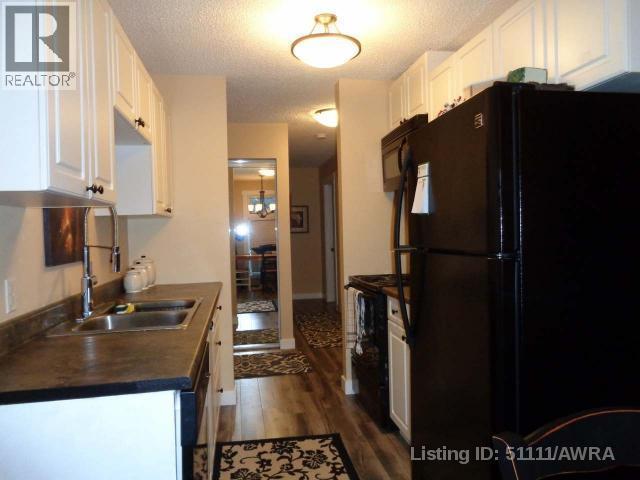 #8 414 41 STREET - 9