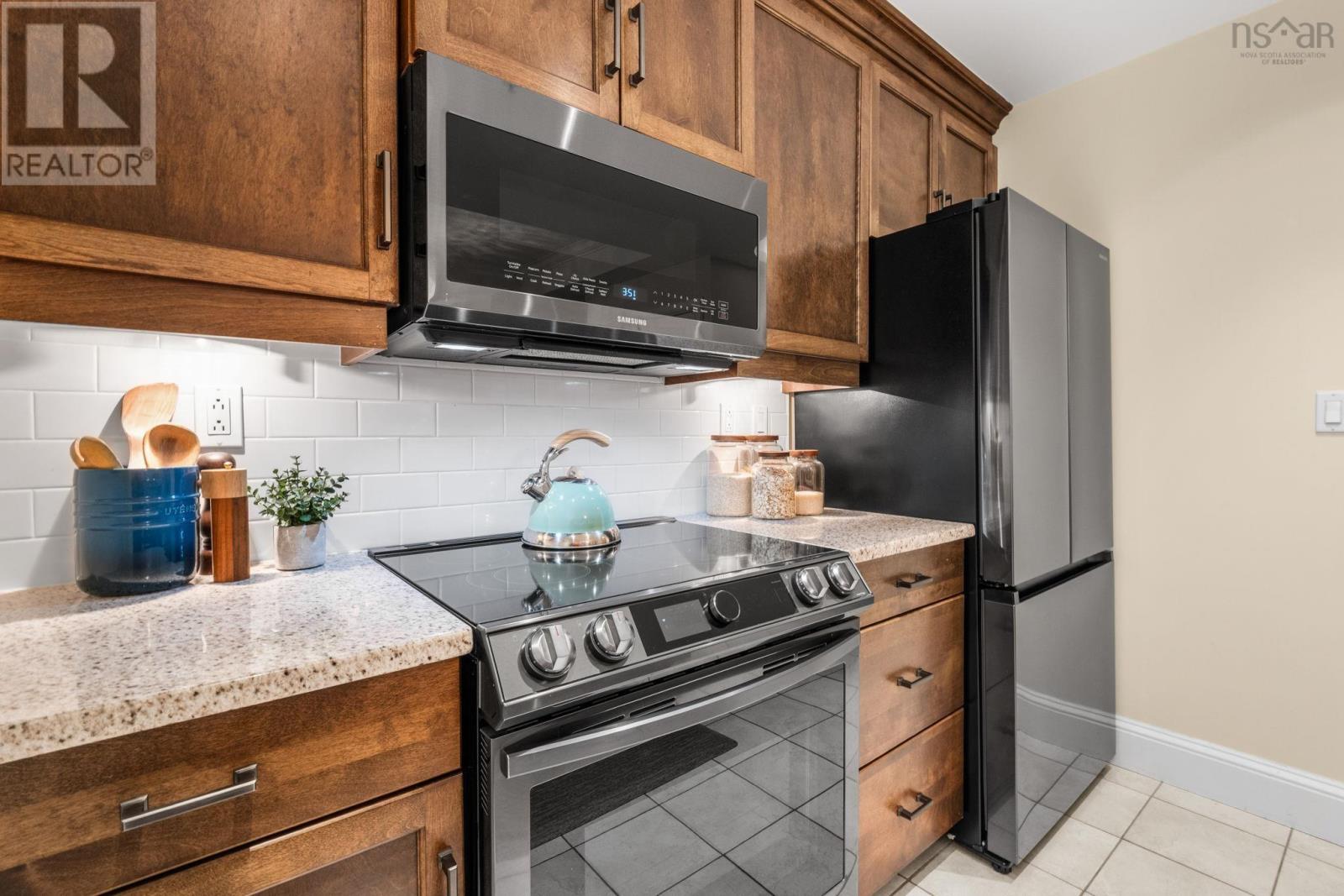 Property 11 of 38 of 1001 1550 Dresden Row