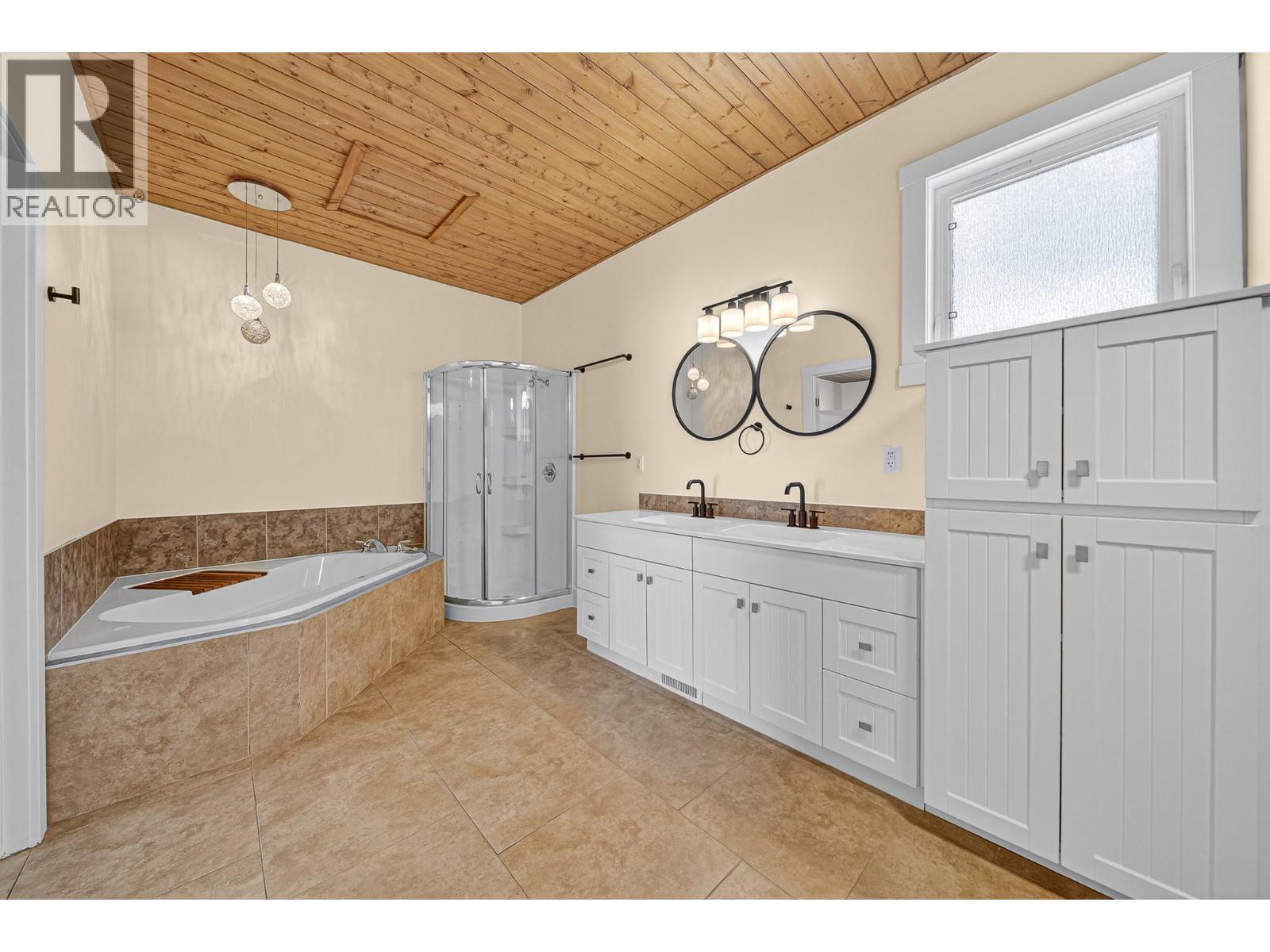 2005 GOLDEN EAGLE Drive, Sparwood