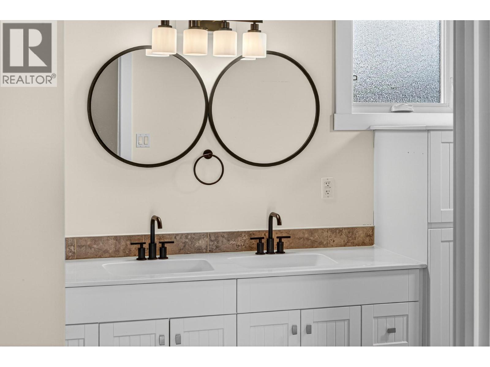 2005 GOLDEN EAGLE Drive, Sparwood