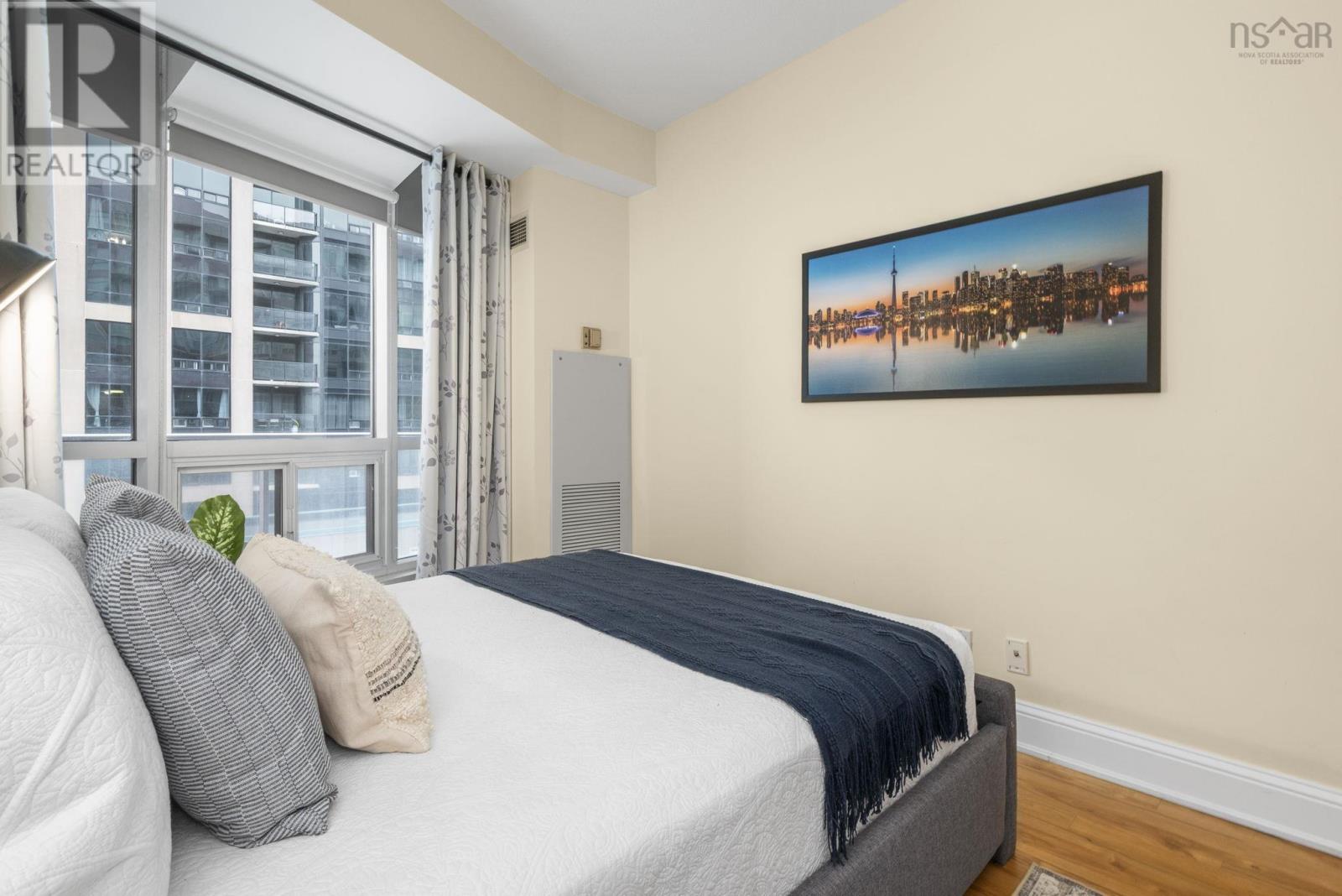 Property 21 of 38 of 1001 1550 Dresden Row