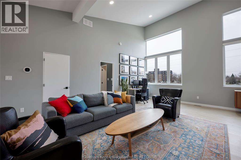 2 RIVERVIEW DRIVE - 11