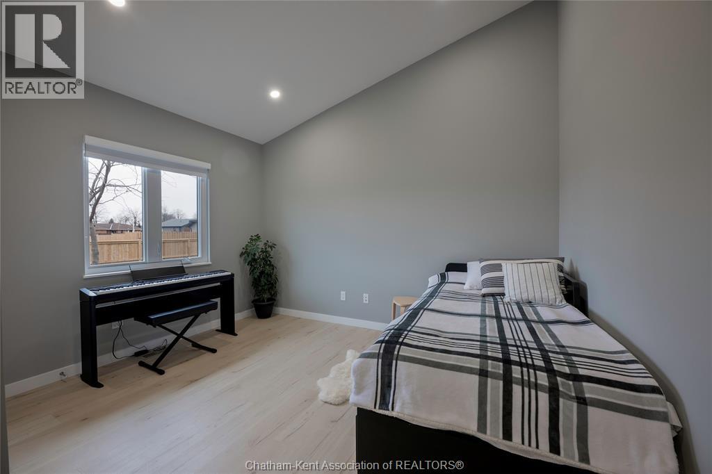2 RIVERVIEW DRIVE - 16