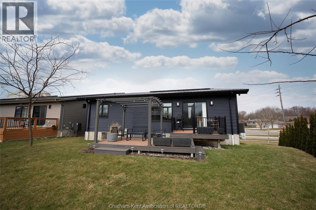 2 Riverview DRIVE — photo 26