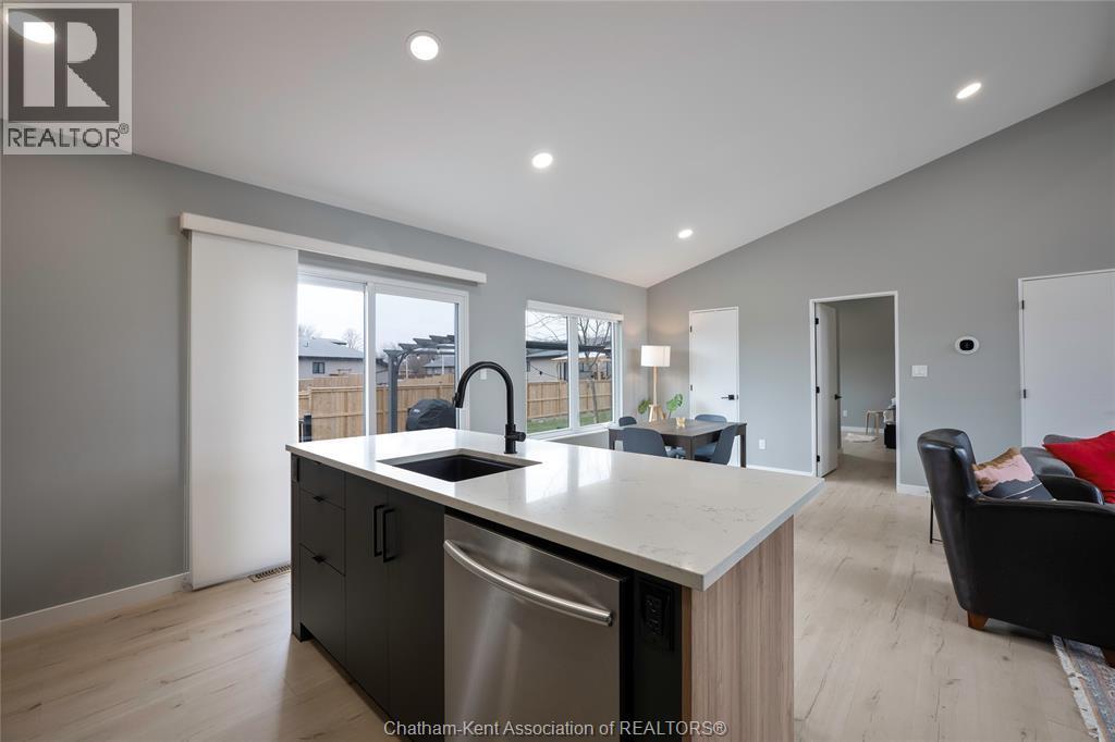 2 RIVERVIEW DRIVE - 4