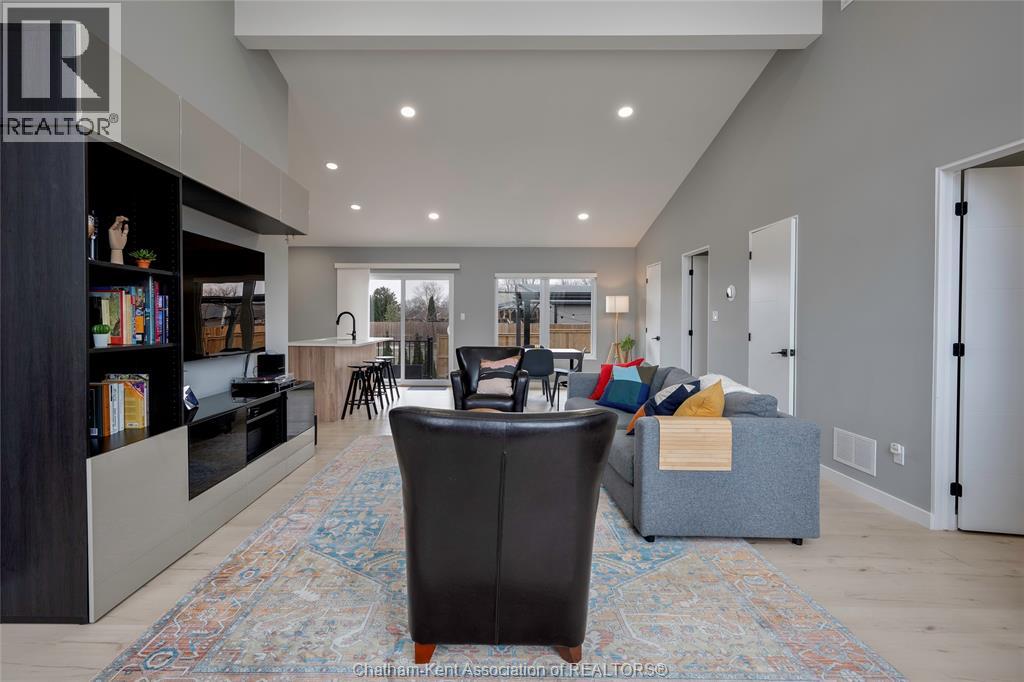 2 RIVERVIEW DRIVE - 7