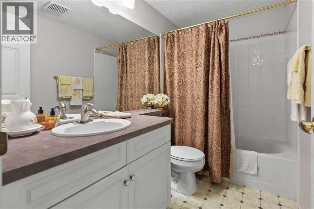 Single Family House for Sale in  Valley Ridge Heights NW Valley Ridge Calgary 